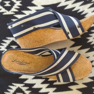 Lucky Brand wedges blue and white brand new super cute no slip bottom size 8.5